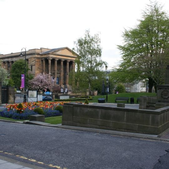 University Avenue, Hunter Memorial