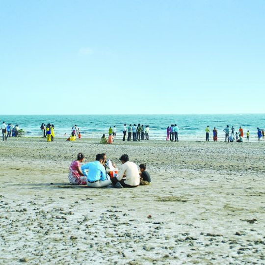 Dumas Beach