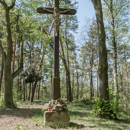 Kříž na návrší nad Českolipskou ulicí v Mimoni