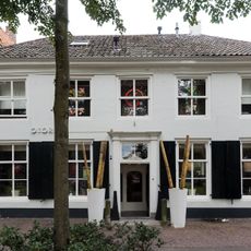 Winkel-woonhuis