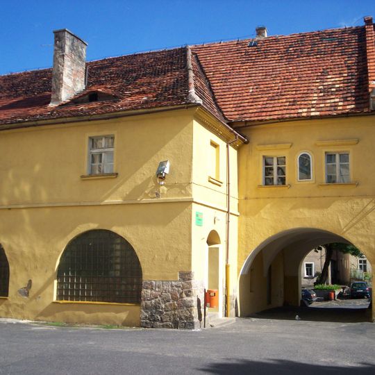 Pl. Wolności 66, 66a