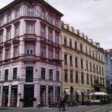 Verlauf der ehem. mittelalterlichen Stadtbefestigung (Mauern und Tore)