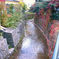 Uferbefestigung der Pulsnitz mit Granitstegen Schulstraße (verläuft auch in der Bachstraße)