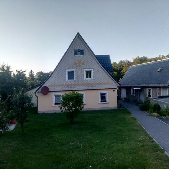 Ehemaliges Vorlaubenhaus und Nebengebäude Mühlgutstraße 10, 10a