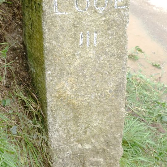 Milestone 400 Metres To North Of Meadow View