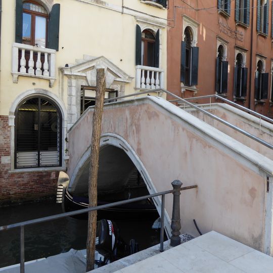 Pont privé de Ca' Loredan au 5252