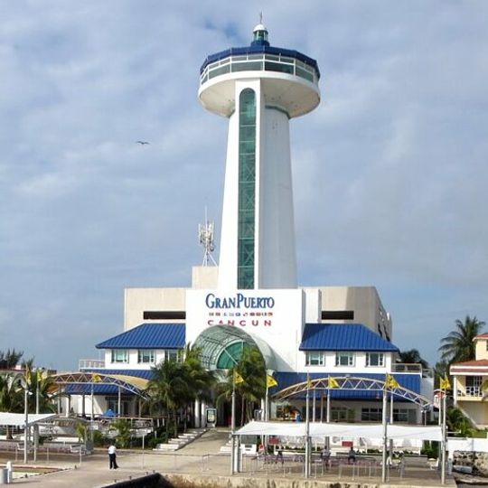 Gran Puerto de Cancún Lighthouse