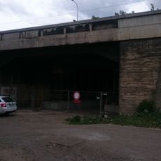 Libeňský most over U Libeňského mostu street