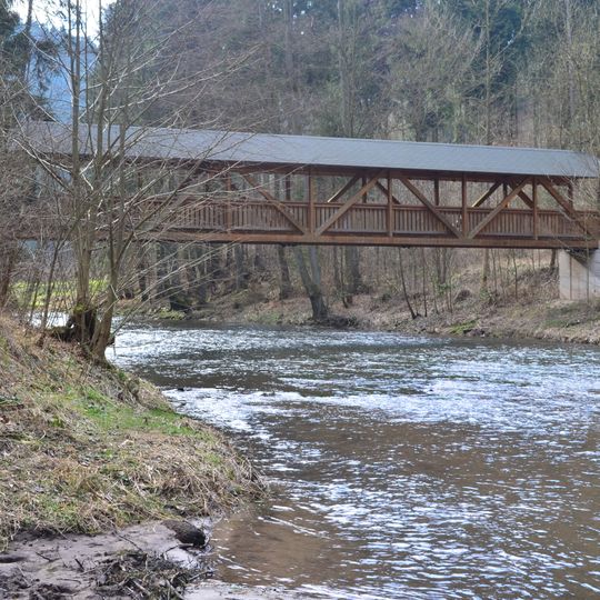 Krytá lávka přes Metuji pod Lipím