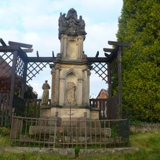 Sousoší Nanebevzetí Panny Marie v Horní Dobrouči poblíž kostela svatého Jana Křtitele