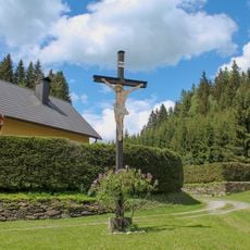 Kříž v Habarticích na rozcestí