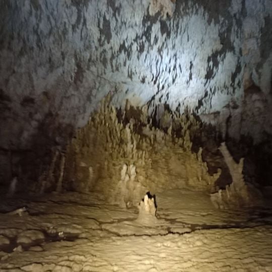 Langun-Gobingob Cave