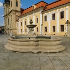 Kašna na nádvoří kláštera na Velehradě