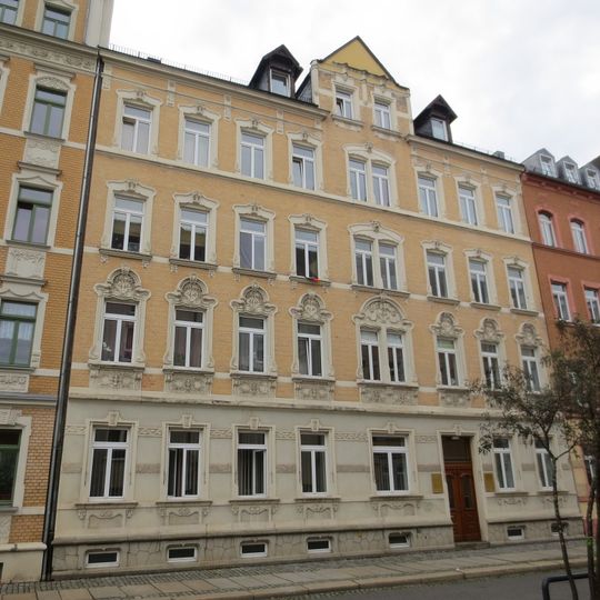Mietshaus in geschlossener Bebauung Matthesstraße 47