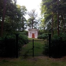 Huis Almelo tomb
