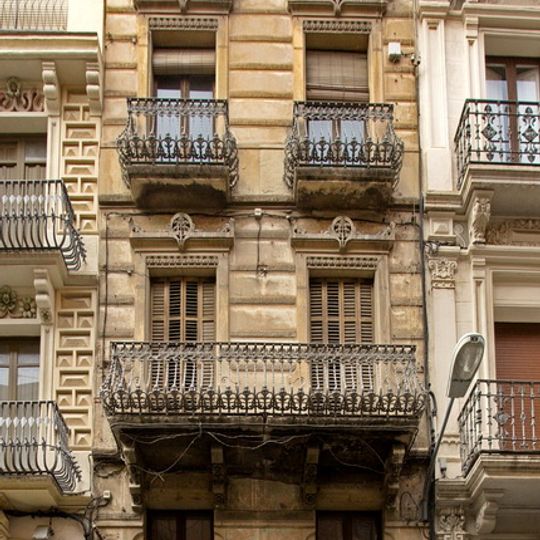 House in carrer de Llovera, 48
