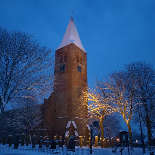 Forse toren met gemetselde spits