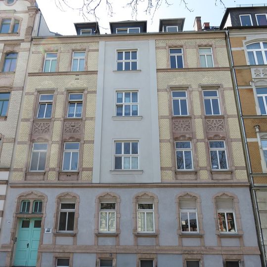 Mietshaus in geschlossener Bebauung Reichenhainer Straße 26