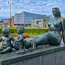 Statue
