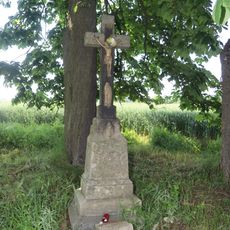 Kříž u cesty u Domamili