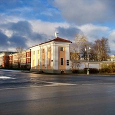 Guardhouse in Petrozavodsk (right)