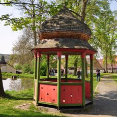 Altán v zámeckém parku ve Spáleném Poříčí