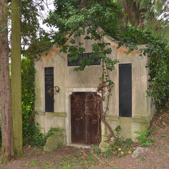 Cintorín sv. Rozálie, hrobka