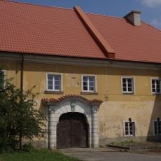 Hospodářský dvůr čp. 7, 8 a 106