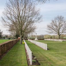 Esquelmes War Cemetery