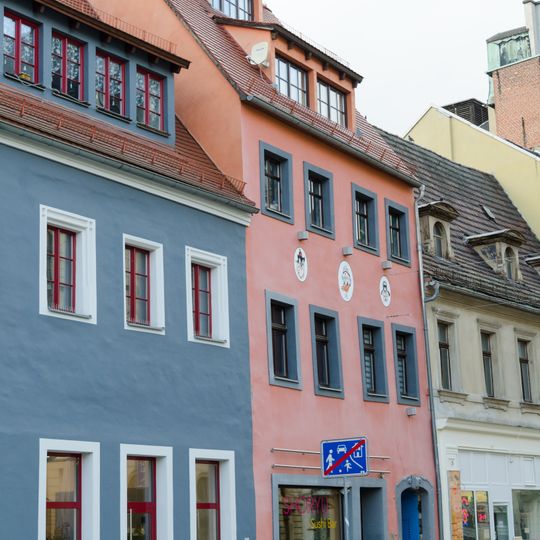 Wohnhaus in geschlossener Bebauung Hauptstraße 1