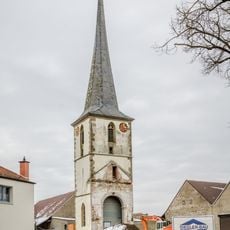 Kirchturm der katholischen Pfarrkirche St. Jakobus d. Älteren