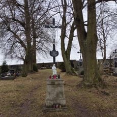 Misijní kříž v Boroticích na hřbitově