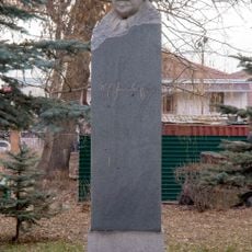 Bust of Avetik Isahakyan, Gyumri