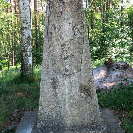 Pomník nejasného určení u hřbitova obce Kámen