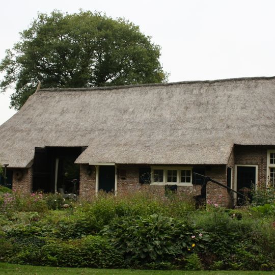 Keuterijtje met zijbaander