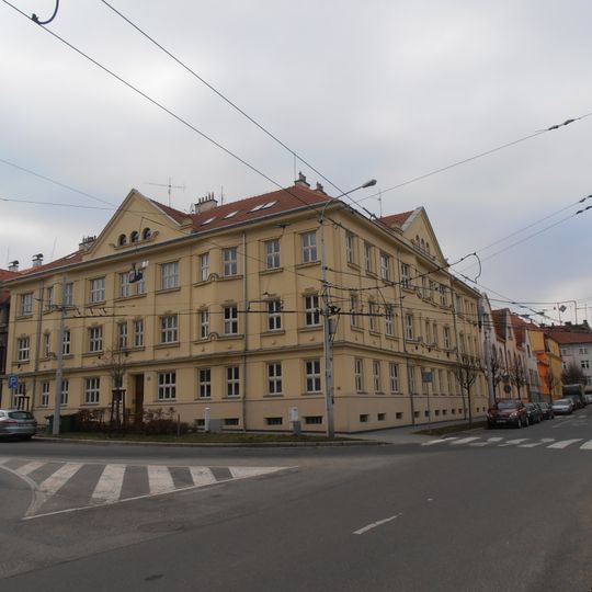 Těšínská 1, Skácelova 2a