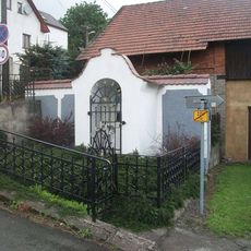 Kaplička ve Skořicích