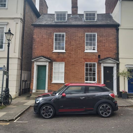 34 35, Castle Street