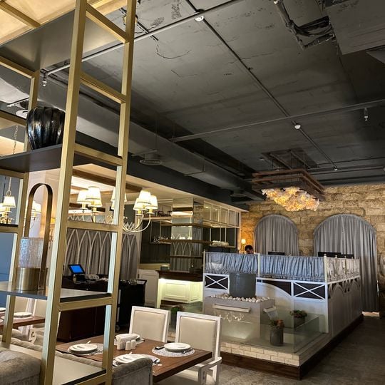 Offwhite lounge