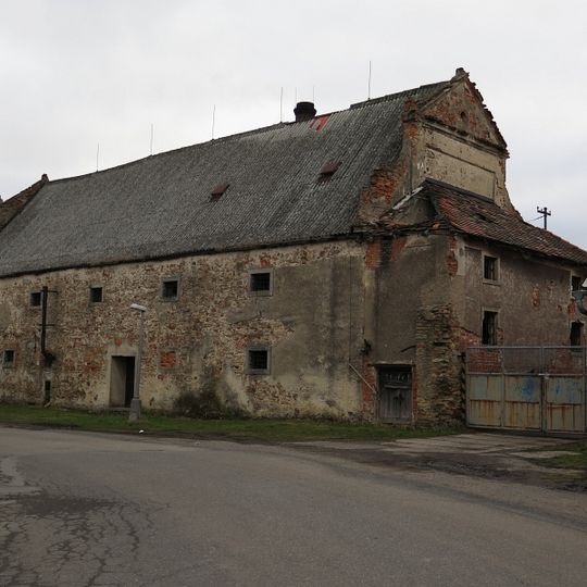 Granary in Uhlířské Janovice