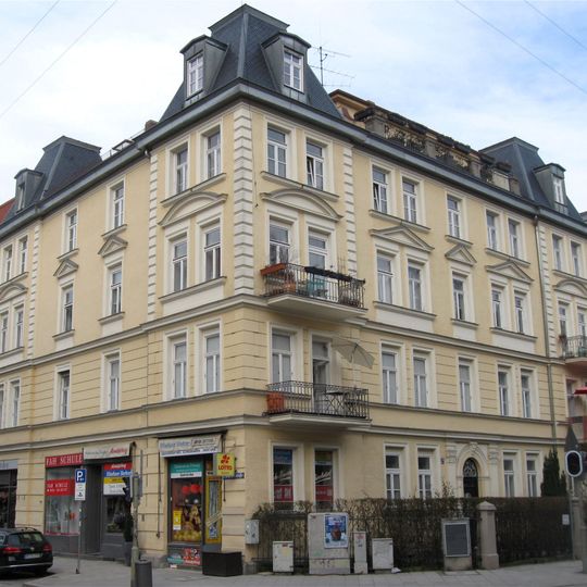 Neurenaissance-Eckhaus