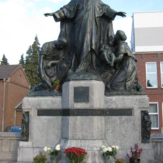 Statue of Sacred Heart of Jesus Christ