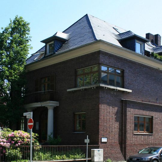 Hohenzollernstraße 44