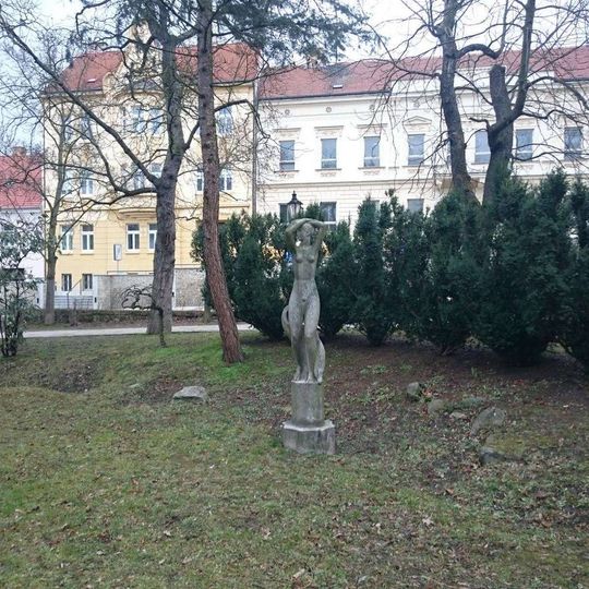 Socha v Palackého sadech v Písku