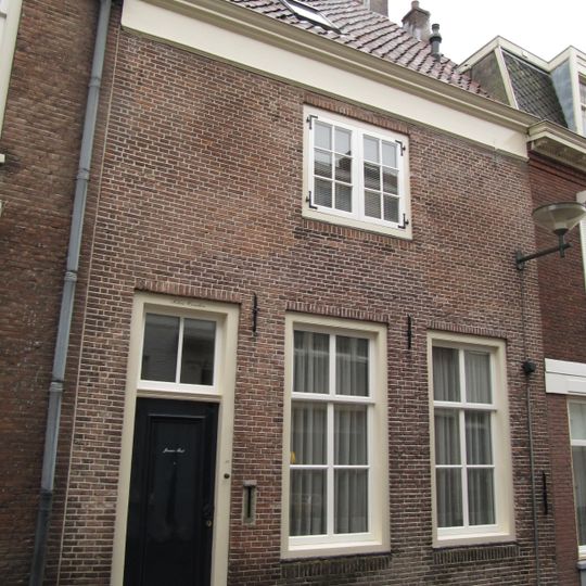 Oorspronkelijk koetshuis van nr 27