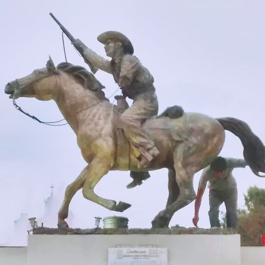 Monumento a Domingo Arenas