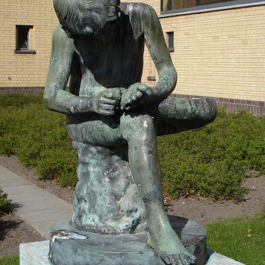 Roman boy pulling out a thorn