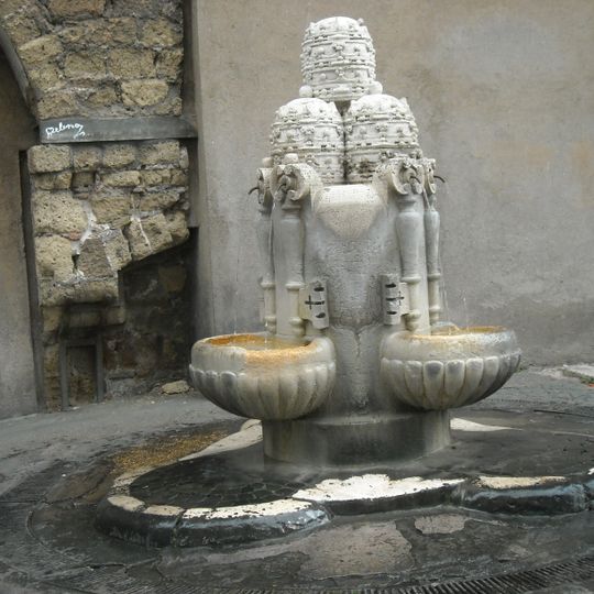 Fontana delle Tiare
