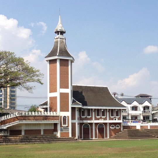Montfort College