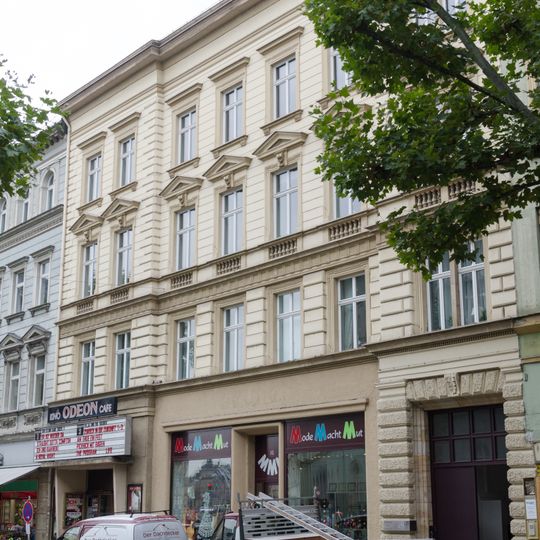 Wohn- und Geschäftshaus